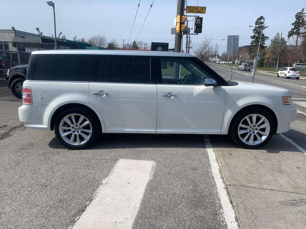 2011 Ford Flex Limited AWD Photo