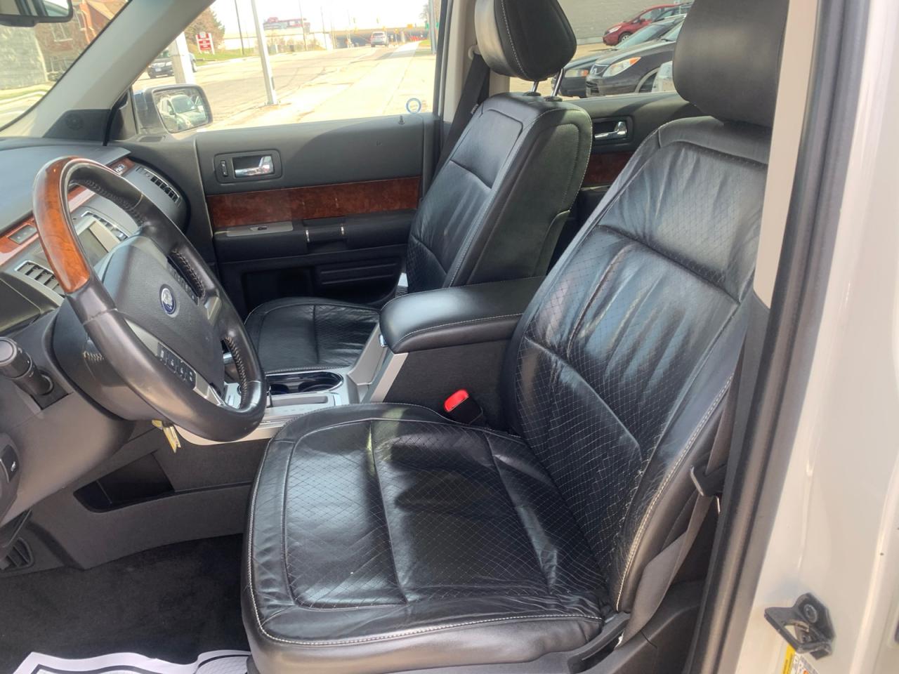 2011 Ford Flex Limited AWD Photo