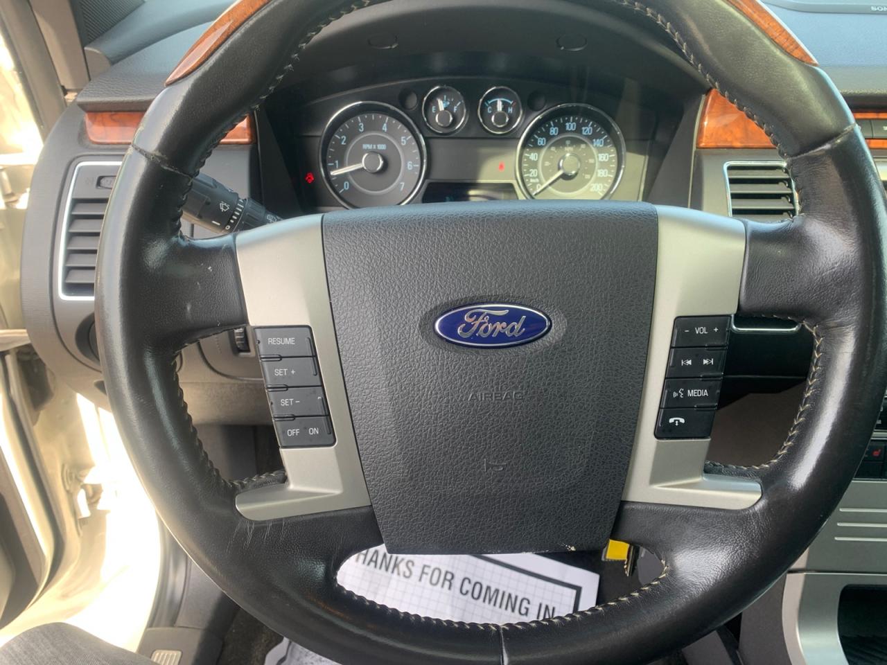 2011 Ford Flex Limited AWD Photo