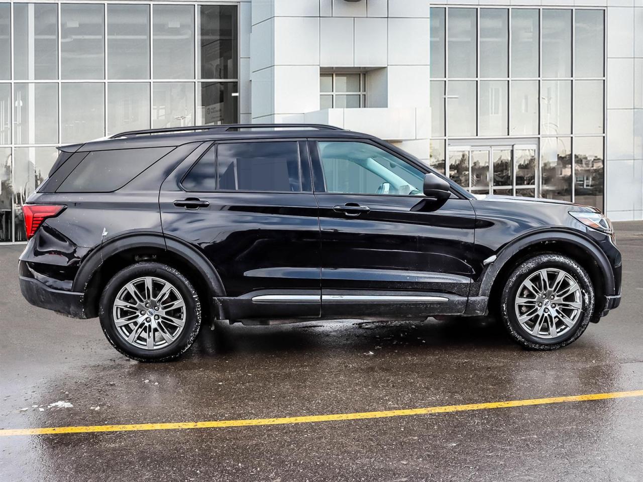 2025 Ford Explorer Active Photo