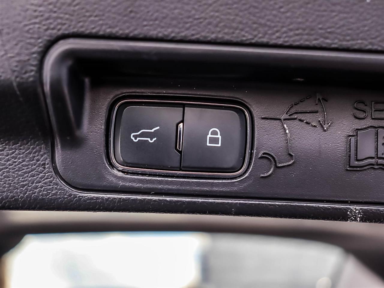 2025 Ford Explorer Active Photo