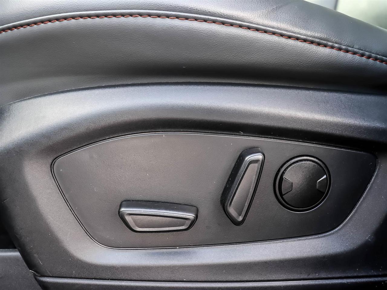 2025 Ford Explorer Active Photo