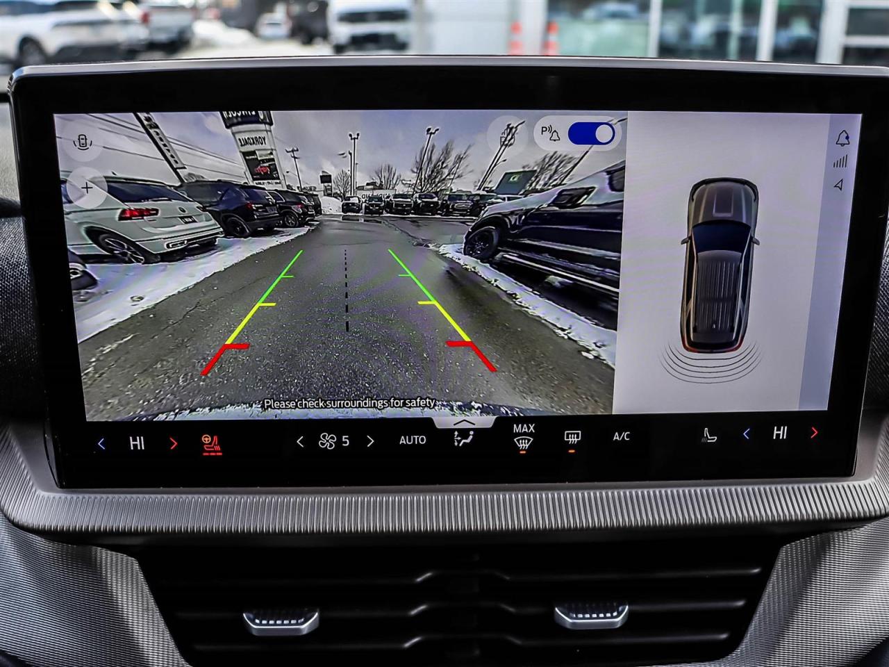 2025 Ford Explorer Active Photo