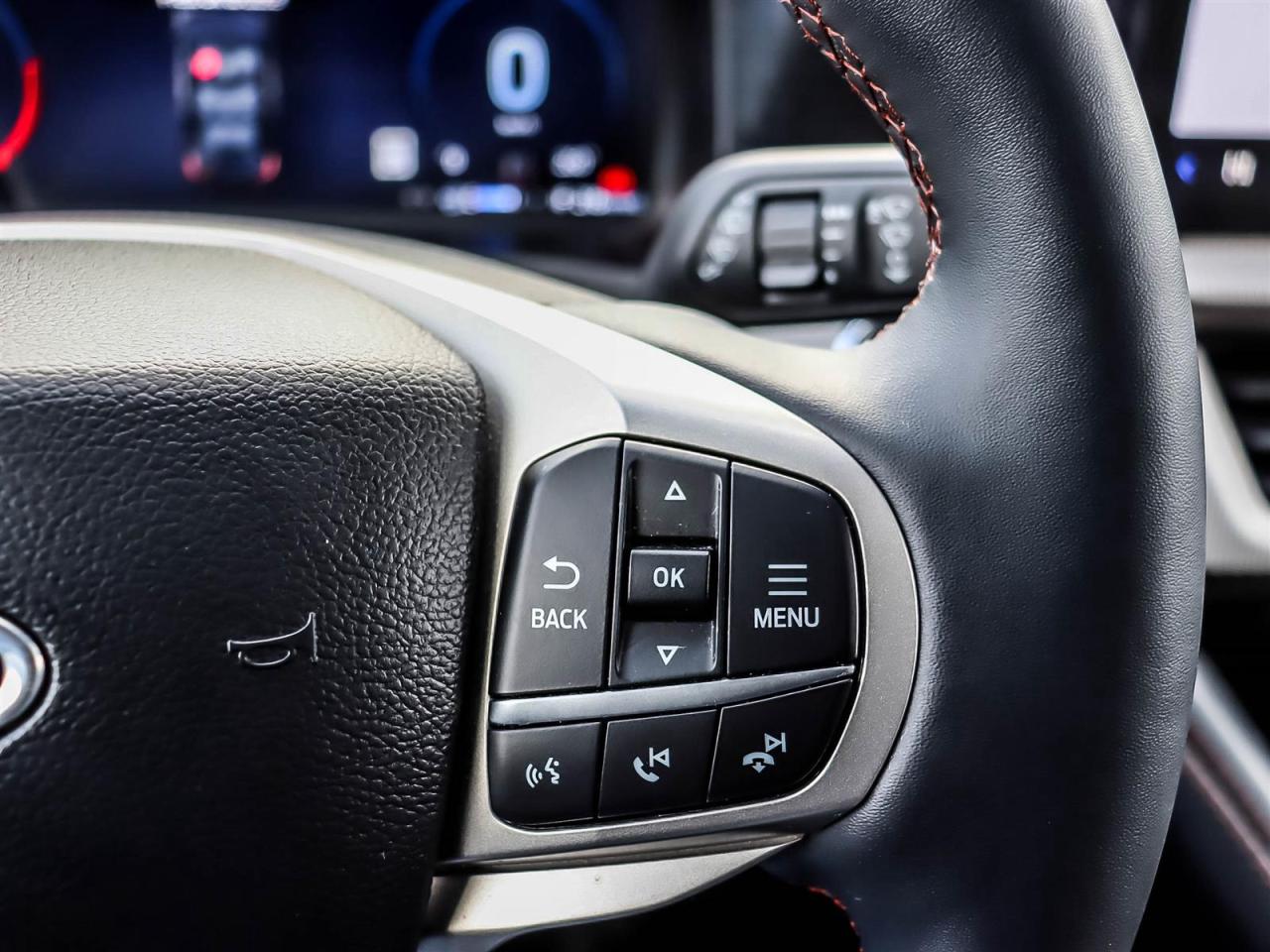 2025 Ford Explorer Active Photo