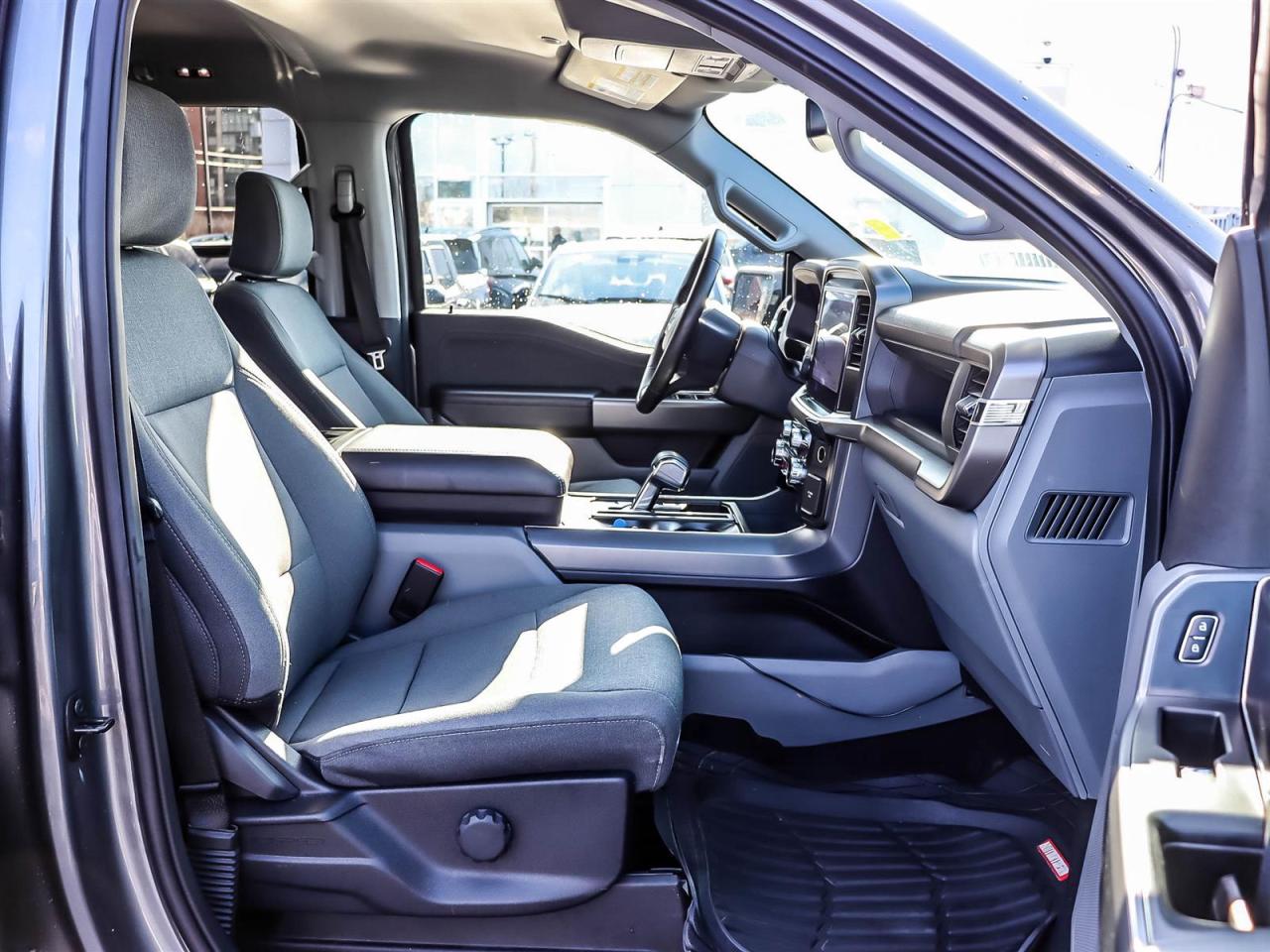 2025 Ford F-150 Lightning XLT Photo