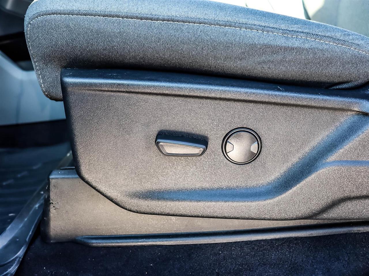 2025 Ford F-150 Lightning XLT Photo