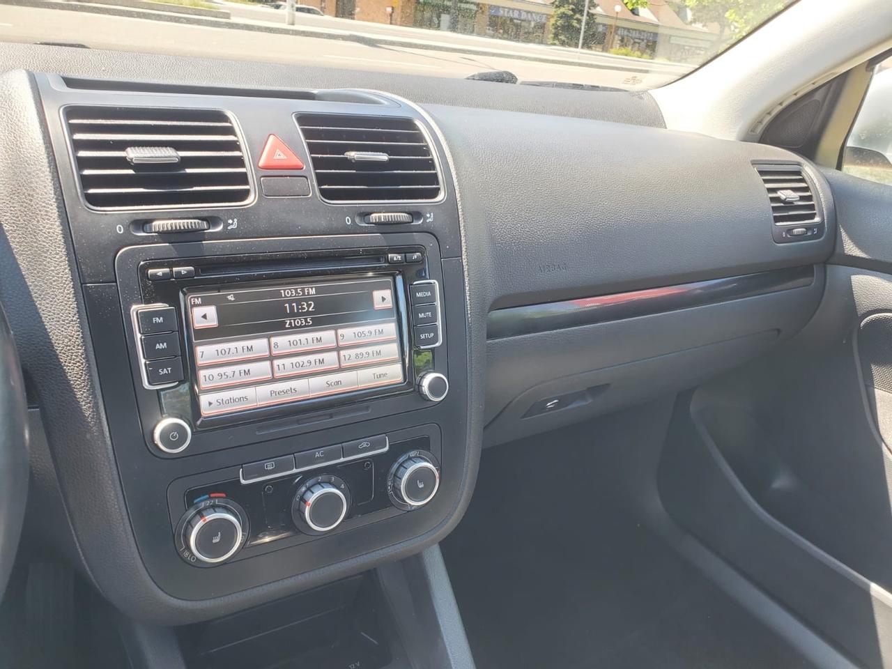 2010 Volkswagen Jetta SE Photo