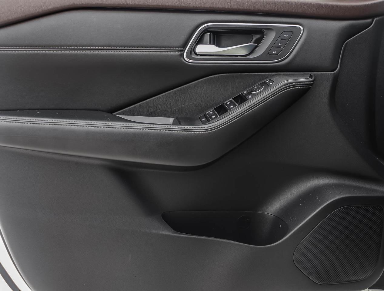 2023 Nissan Rogue Platinum Photo