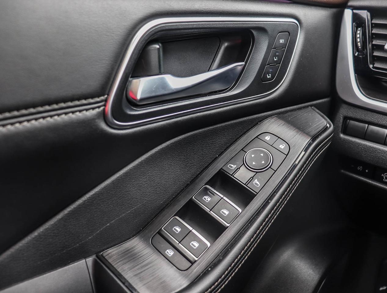 2023 Nissan Rogue Platinum Photo