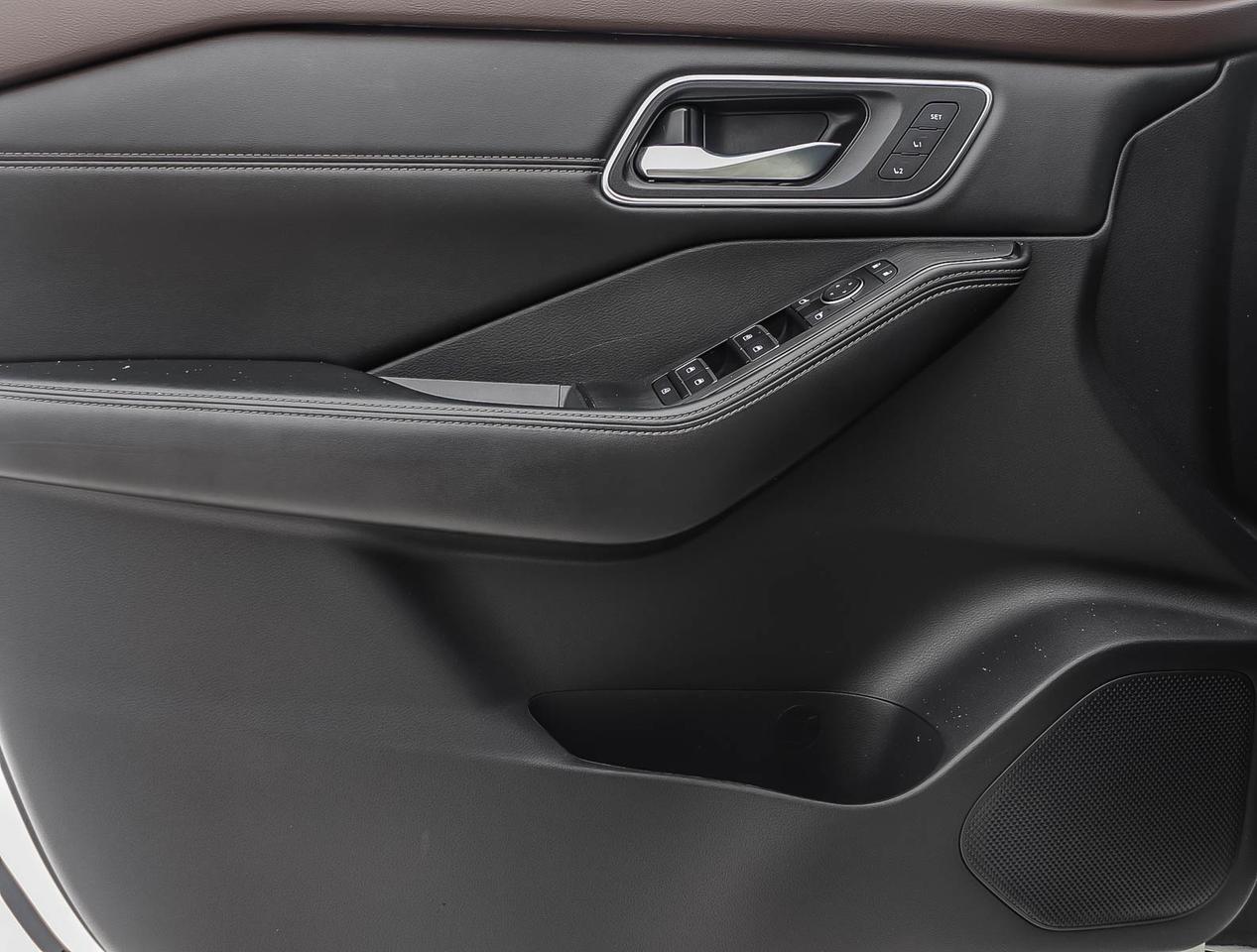 2023 Nissan Rogue Platinum Photo