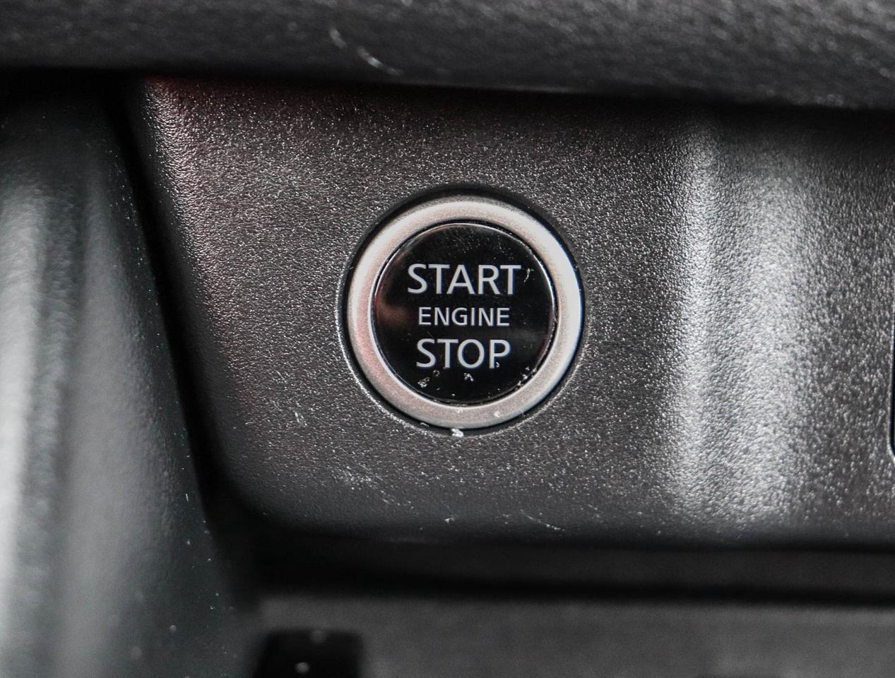 2023 Nissan Rogue Platinum Photo