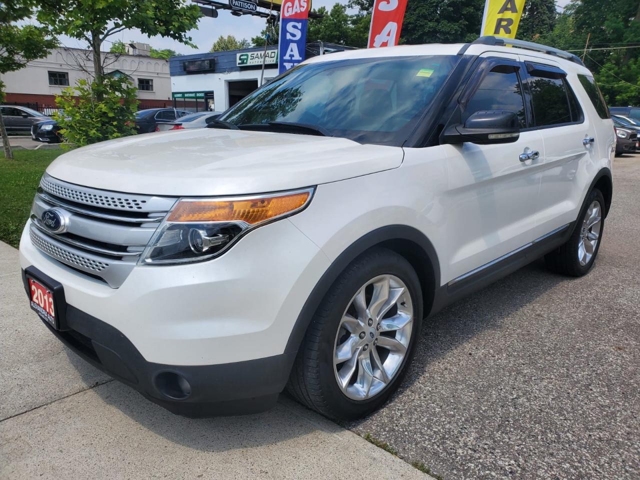 2013 Ford Explorer XLT 4WD Photo