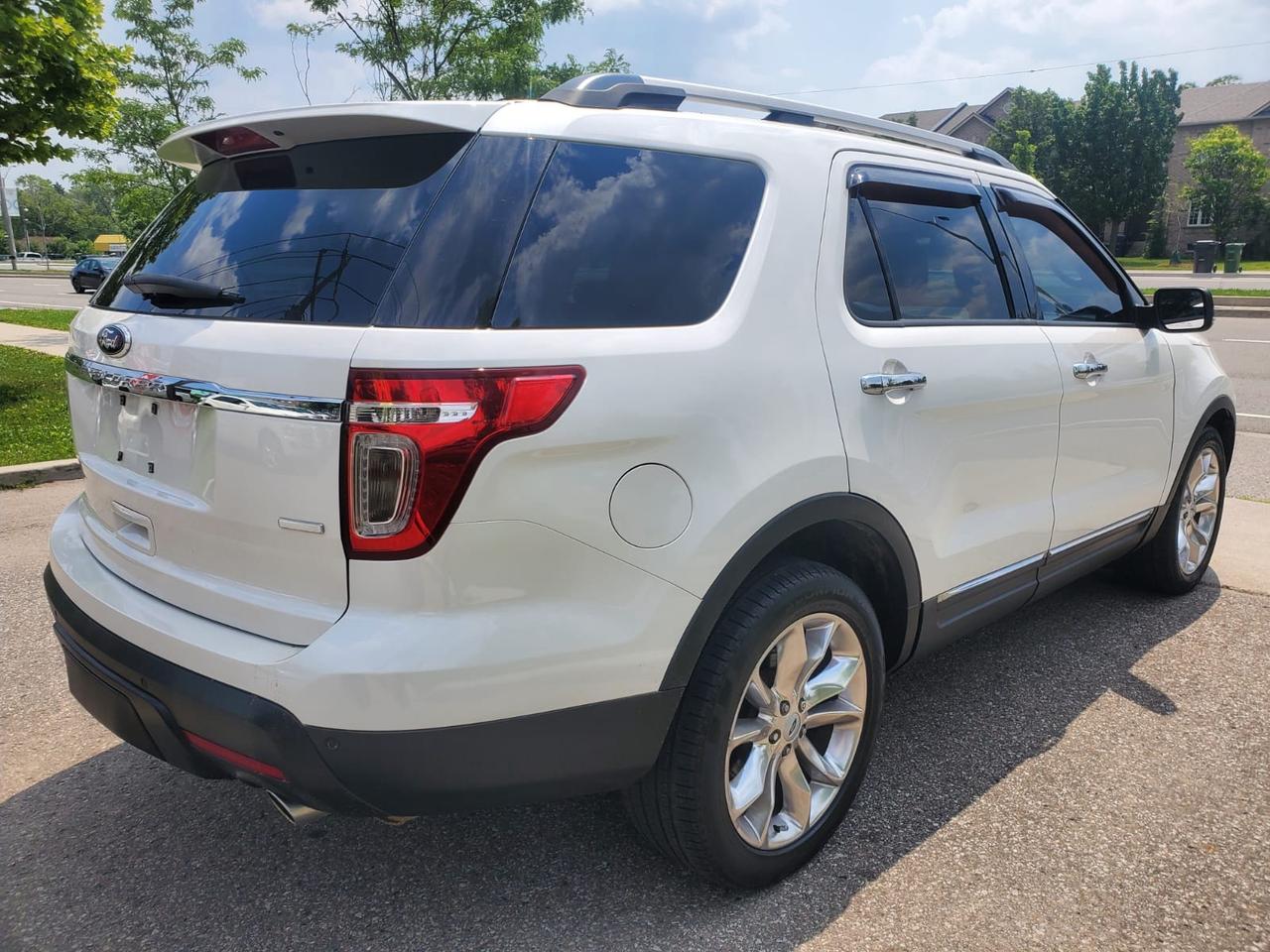 2013 Ford Explorer XLT 4WD Photo