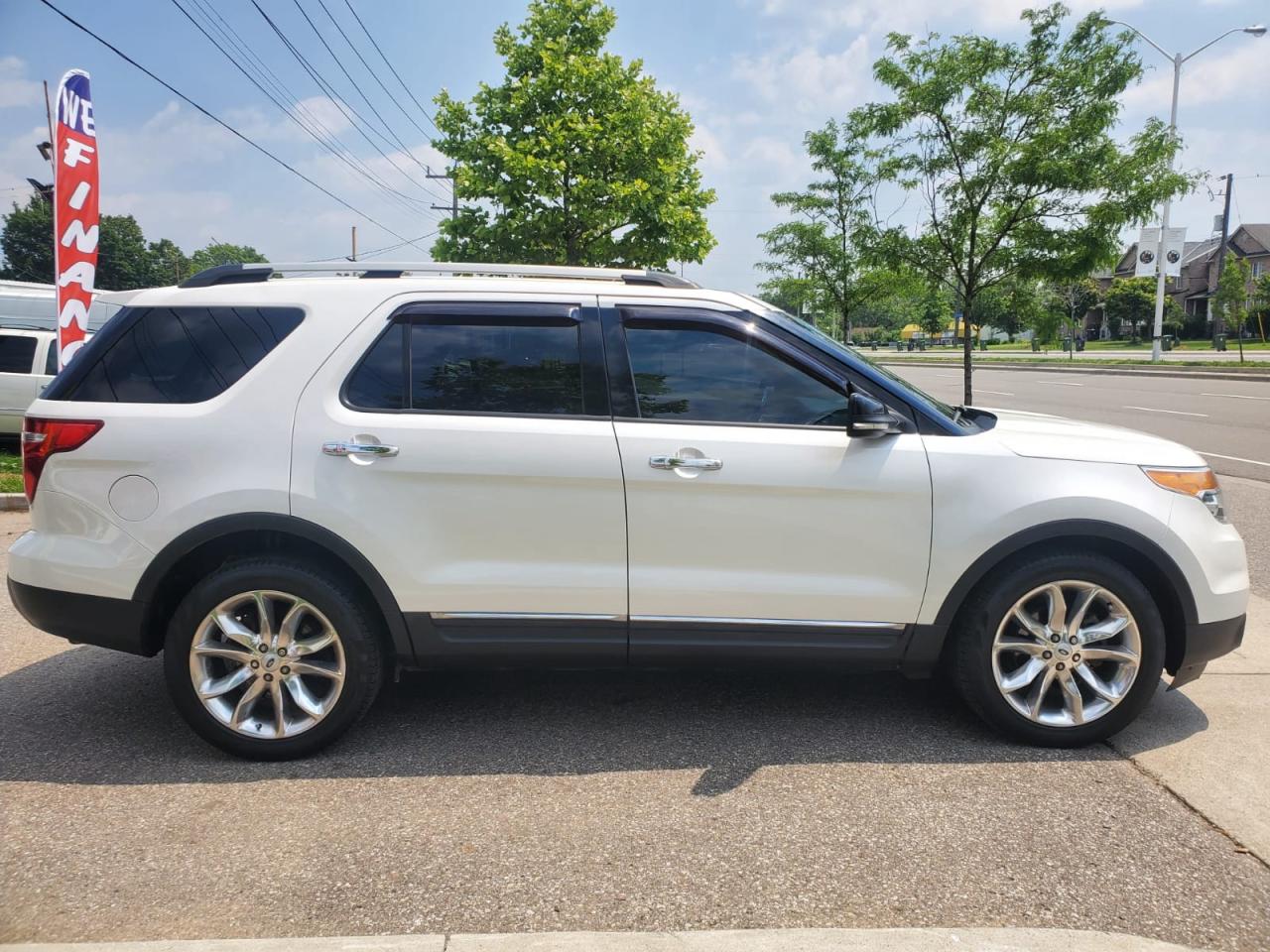 2013 Ford Explorer XLT 4WD Photo