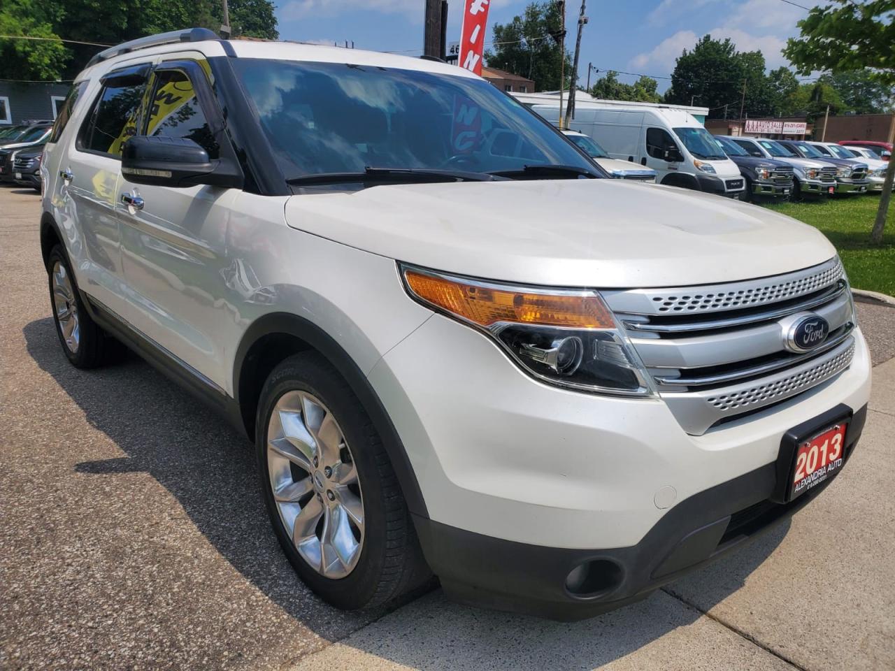 2013 Ford Explorer XLT 4WD Photo