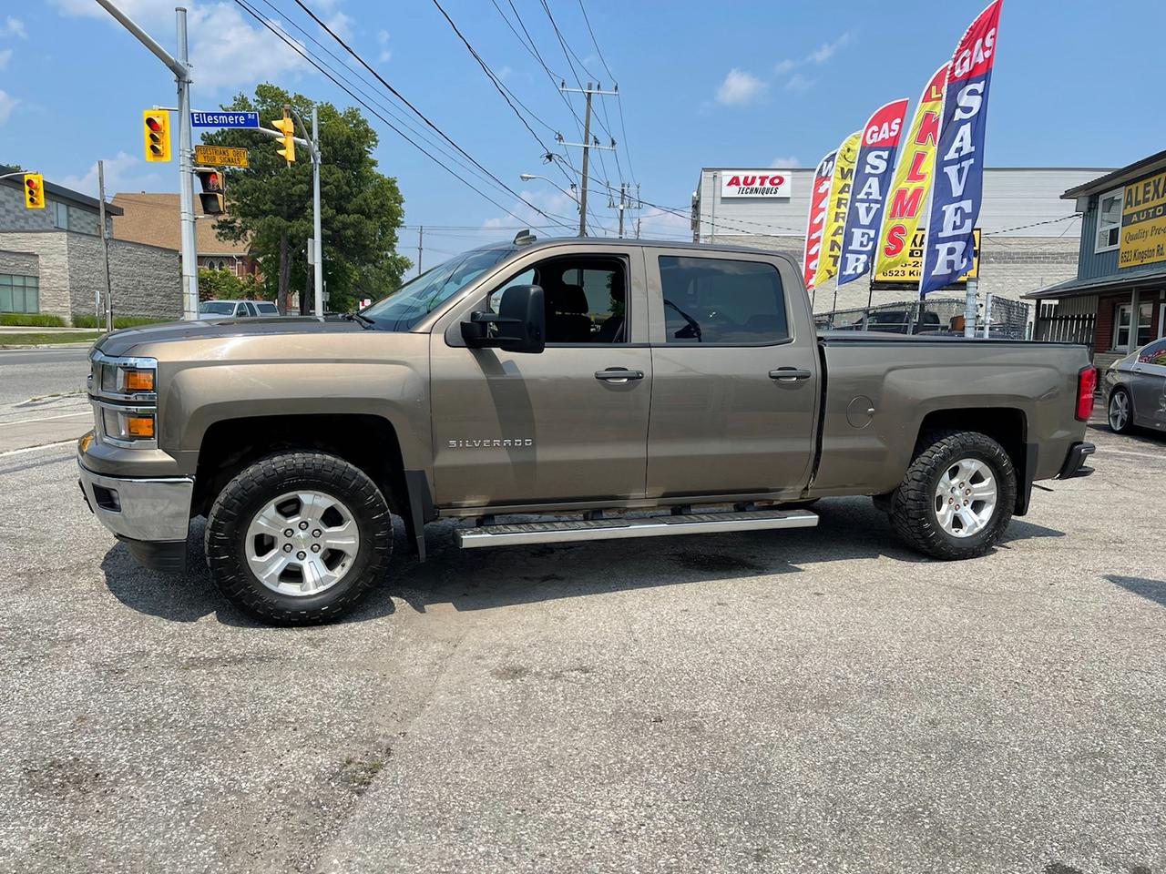 2014 Chevrolet Silverado 1500 1LT Crew Cab 4WD Photo2