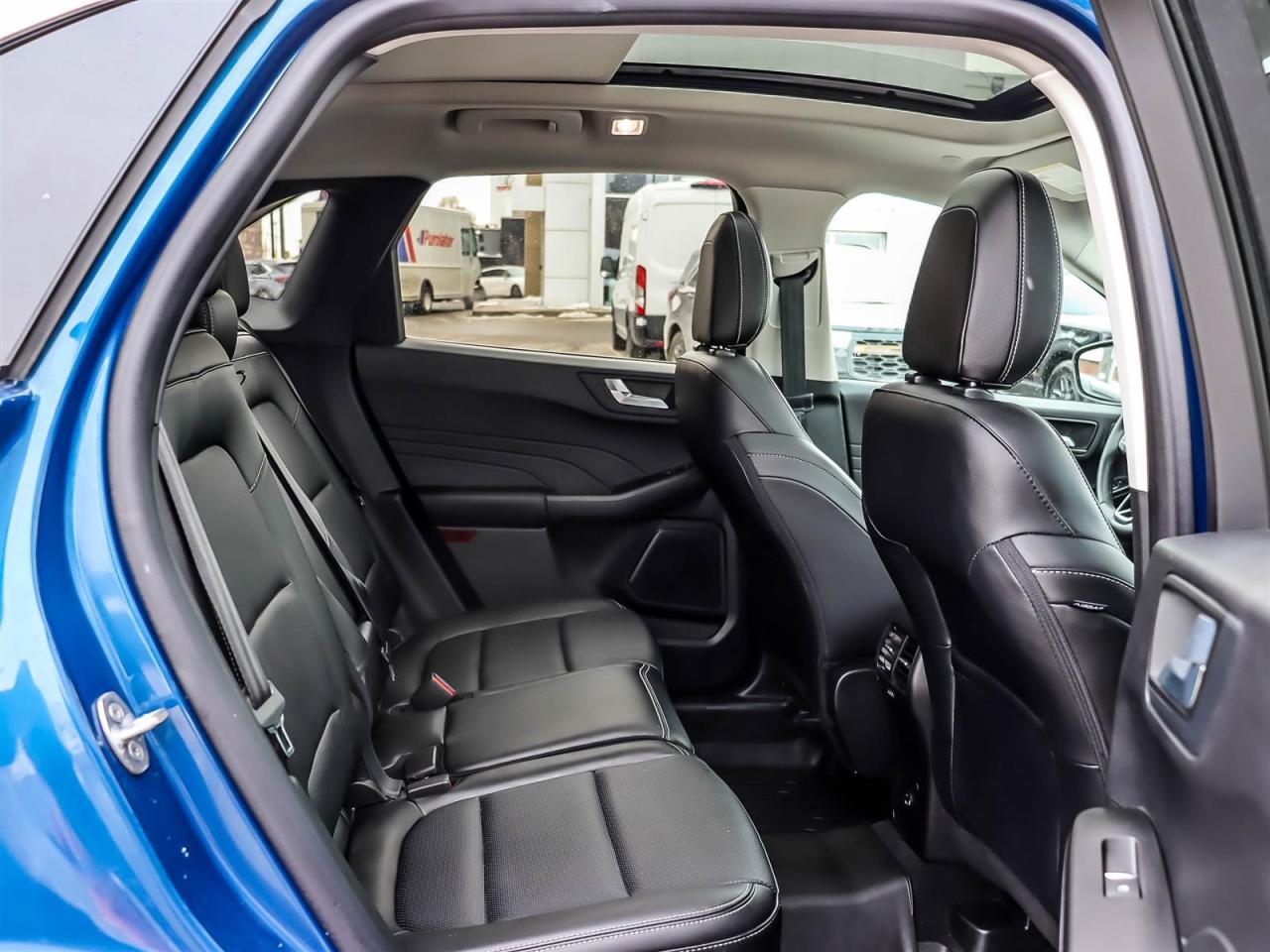 2022 Ford Escape Titanium Photo