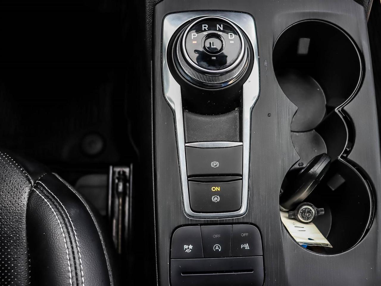 2022 Ford Escape Titanium Photo