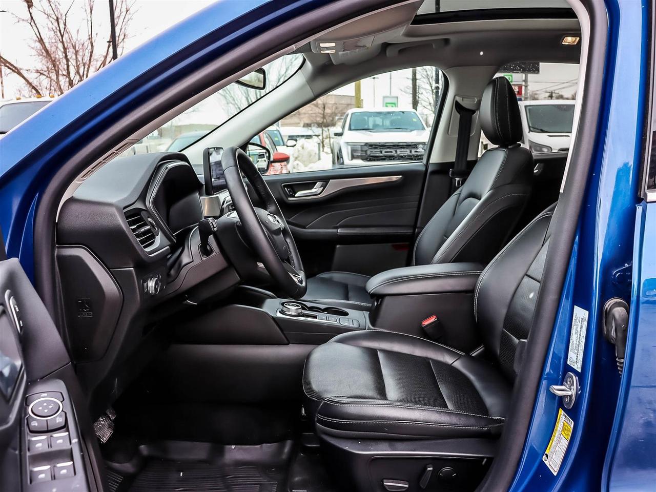 2022 Ford Escape Titanium Photo