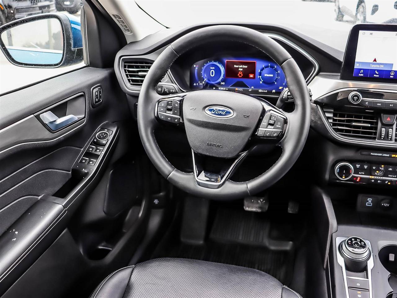 2022 Ford Escape Titanium Photo