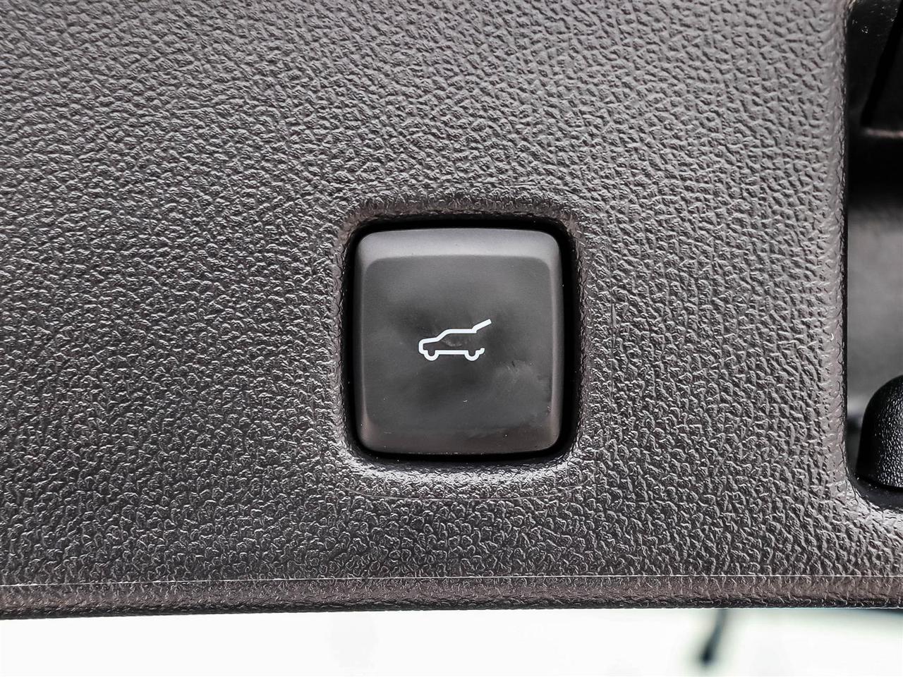 2022 Ford Escape Titanium Photo