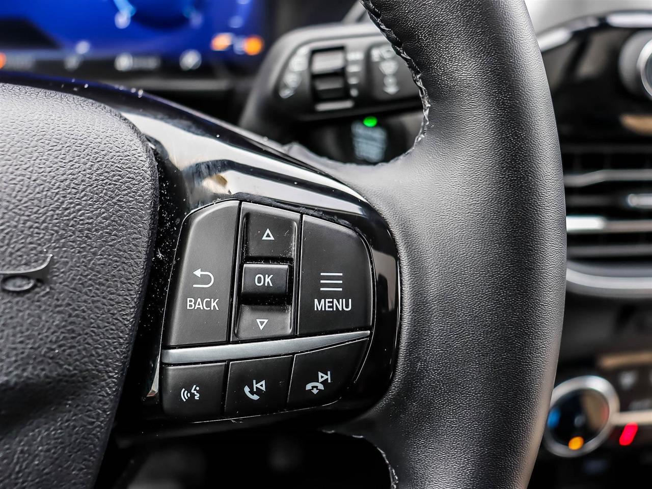 2022 Ford Escape Titanium Photo