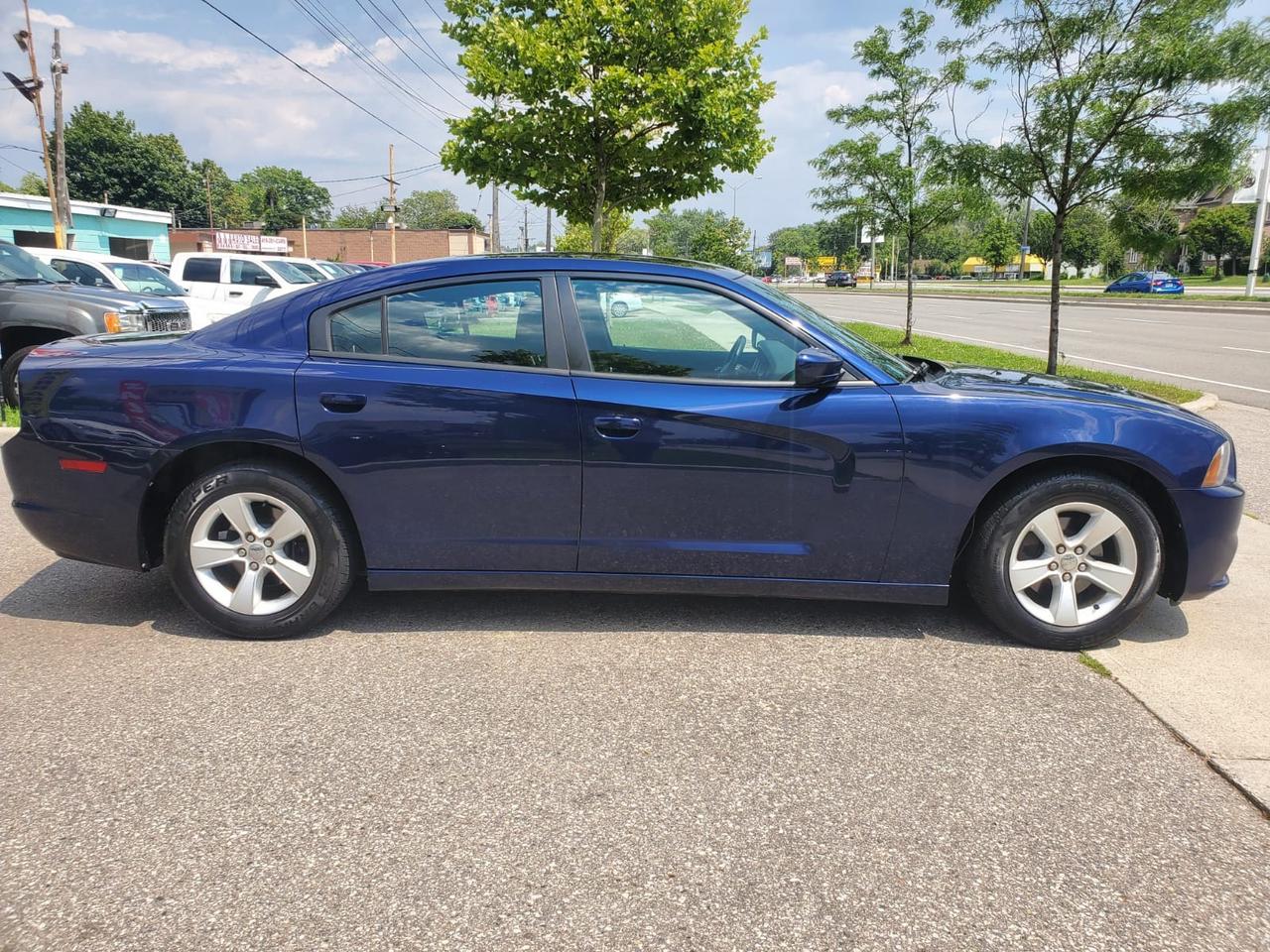 2014 Dodge Charger SXT Photo