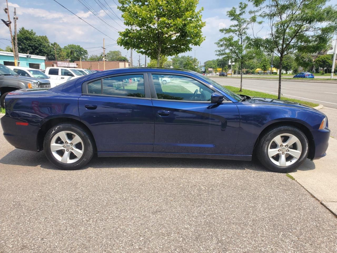 2014 Dodge Charger SXT Photo