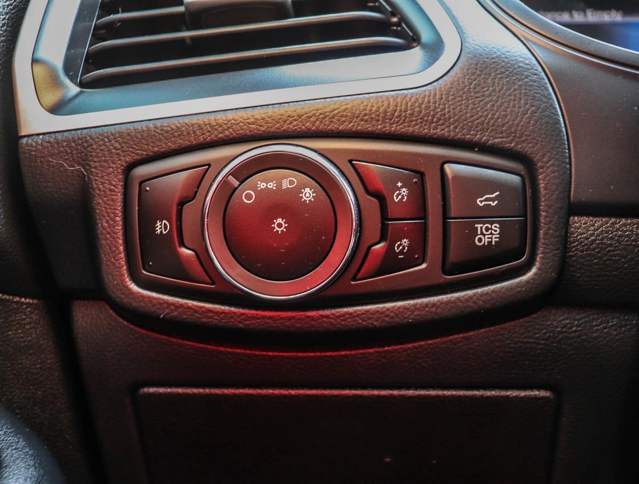 2023 Ford Edge SEL Photo