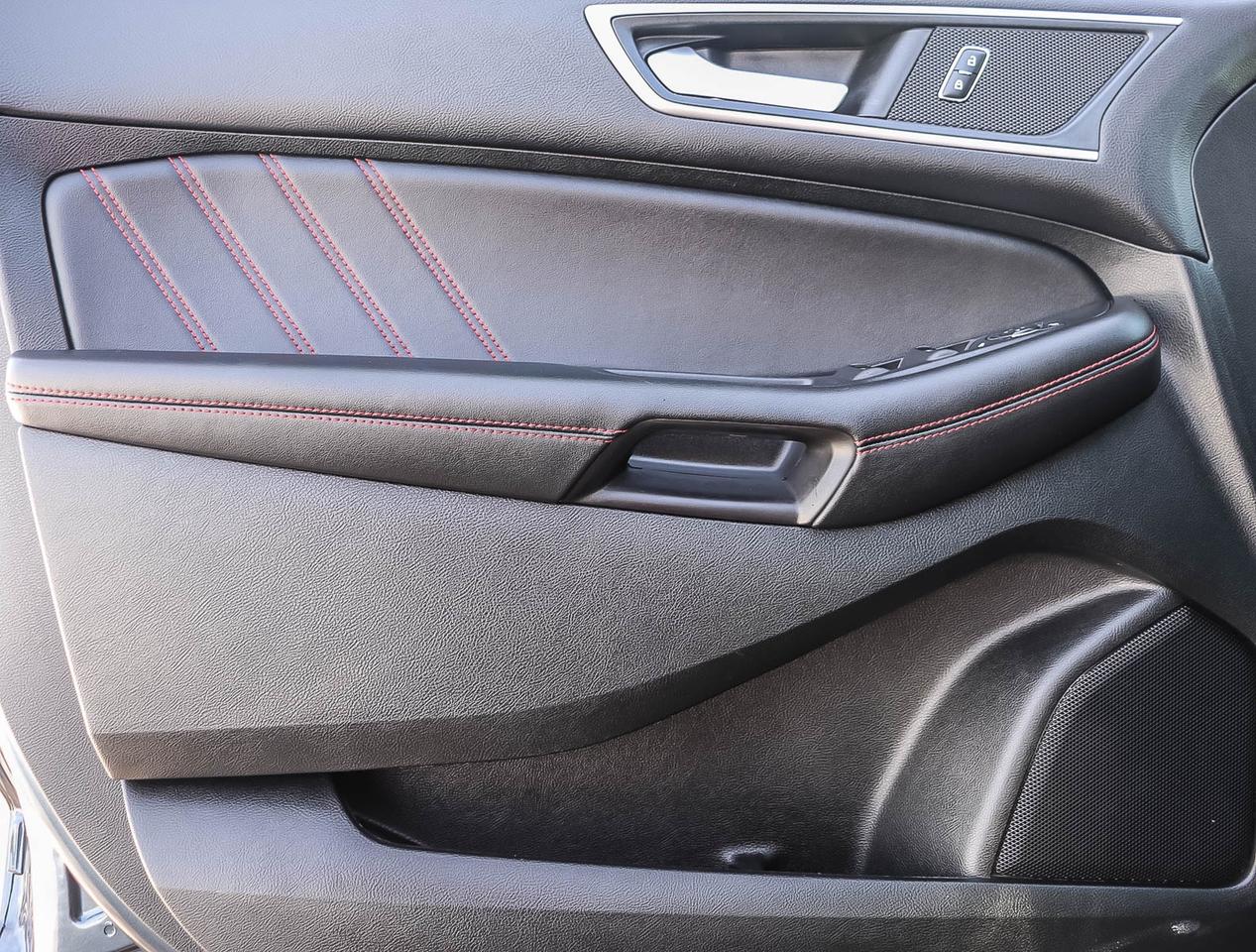2023 Ford Edge SEL Photo
