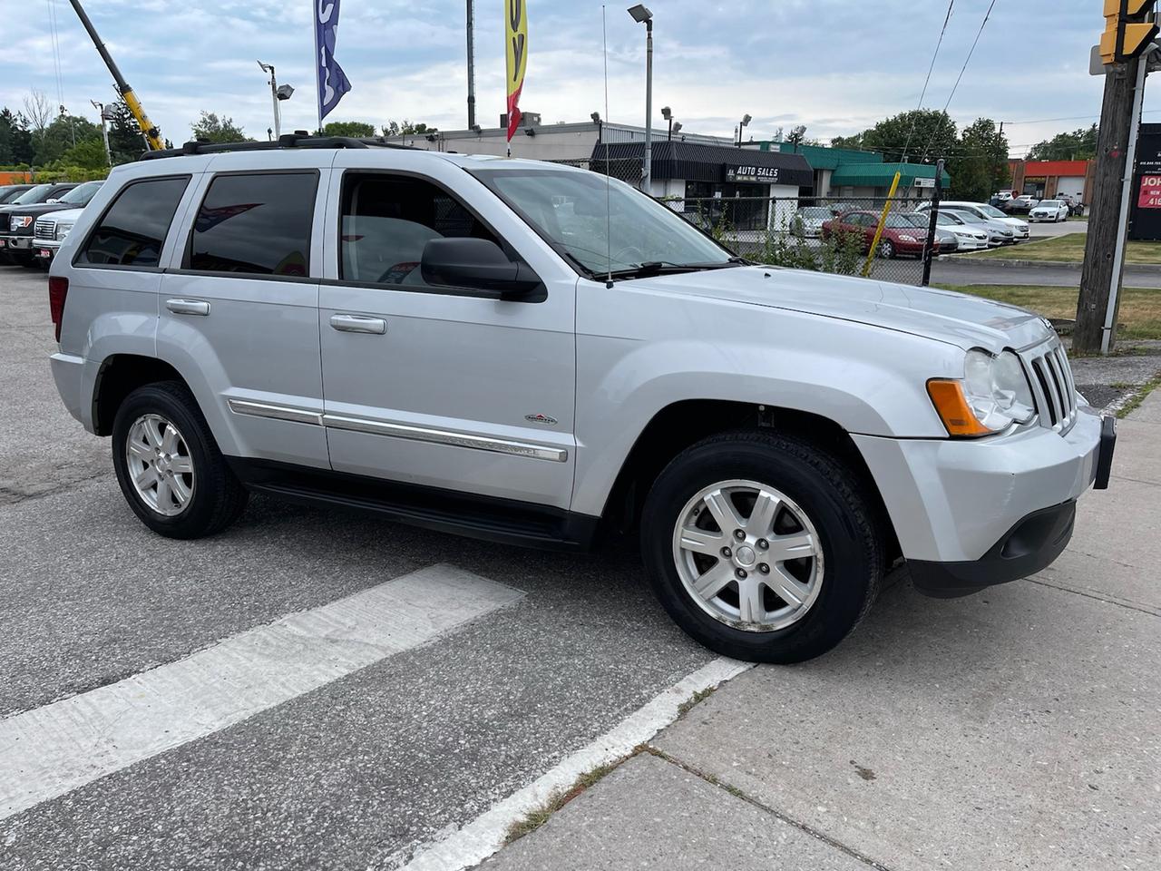 2008 Jeep Grand Cherokee LAREDO 4WD Photo