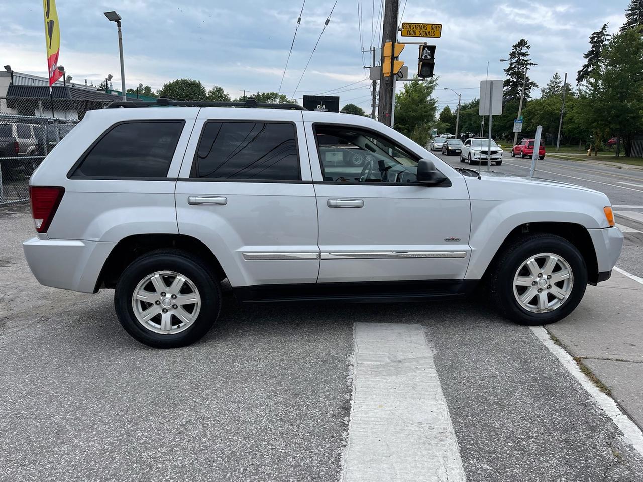 2008 Jeep Grand Cherokee LAREDO 4WD Photo