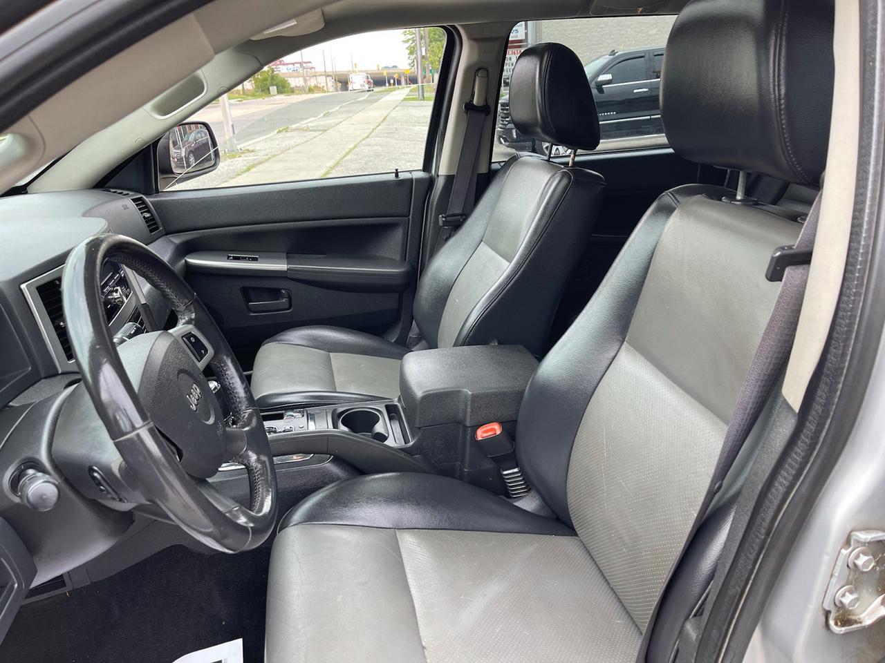 2008 Jeep Grand Cherokee LAREDO 4WD Photo