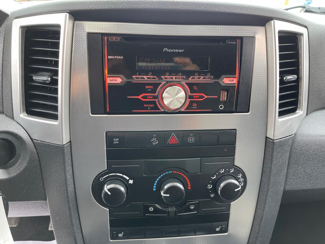 2008 Jeep Grand Cherokee LAREDO 4WD Photo