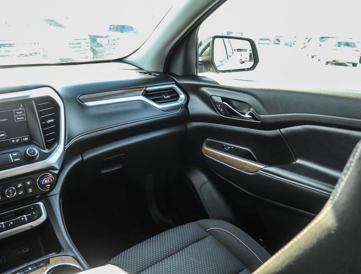 2023 GMC Acadia SLE Photo