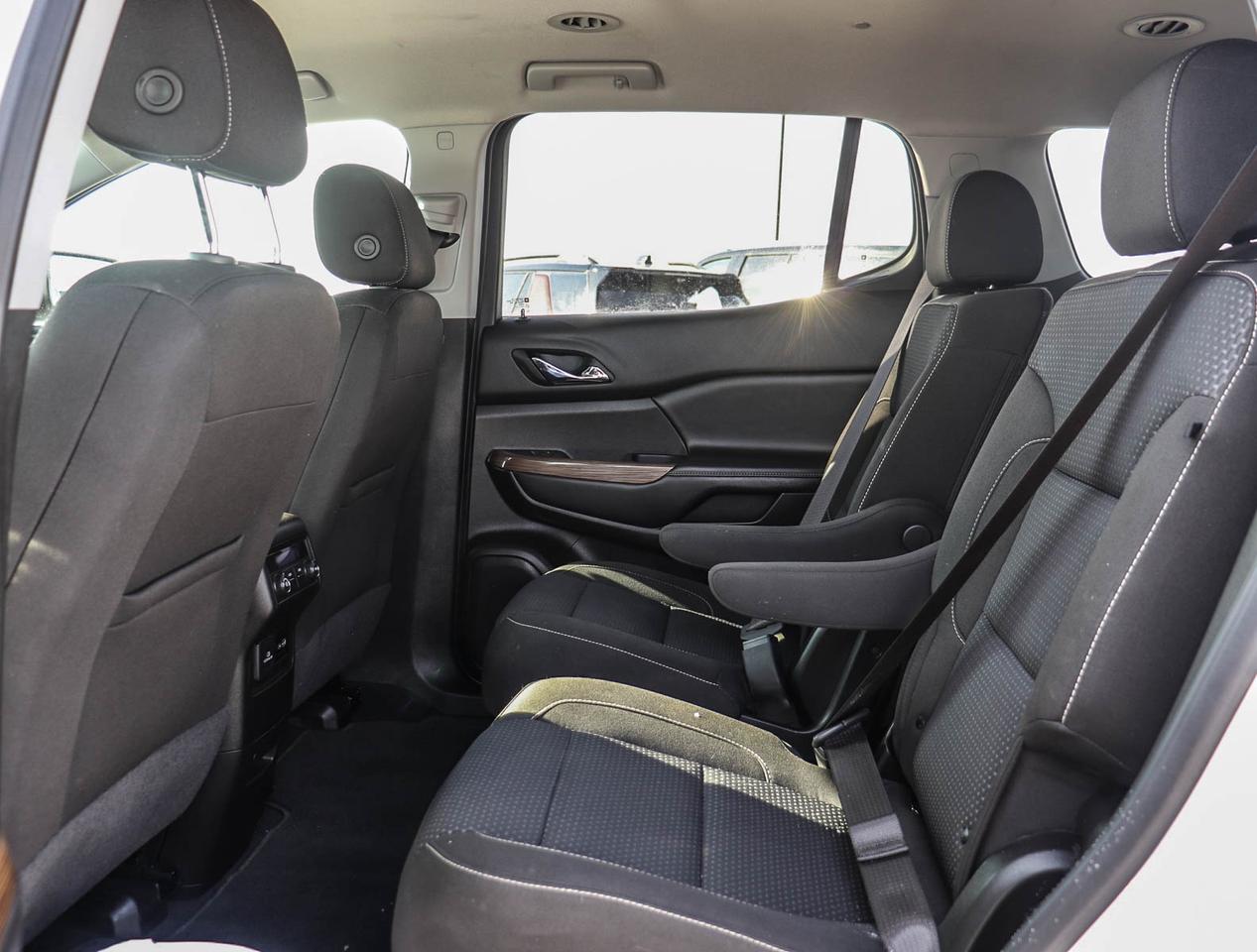 2023 GMC Acadia SLE Photo