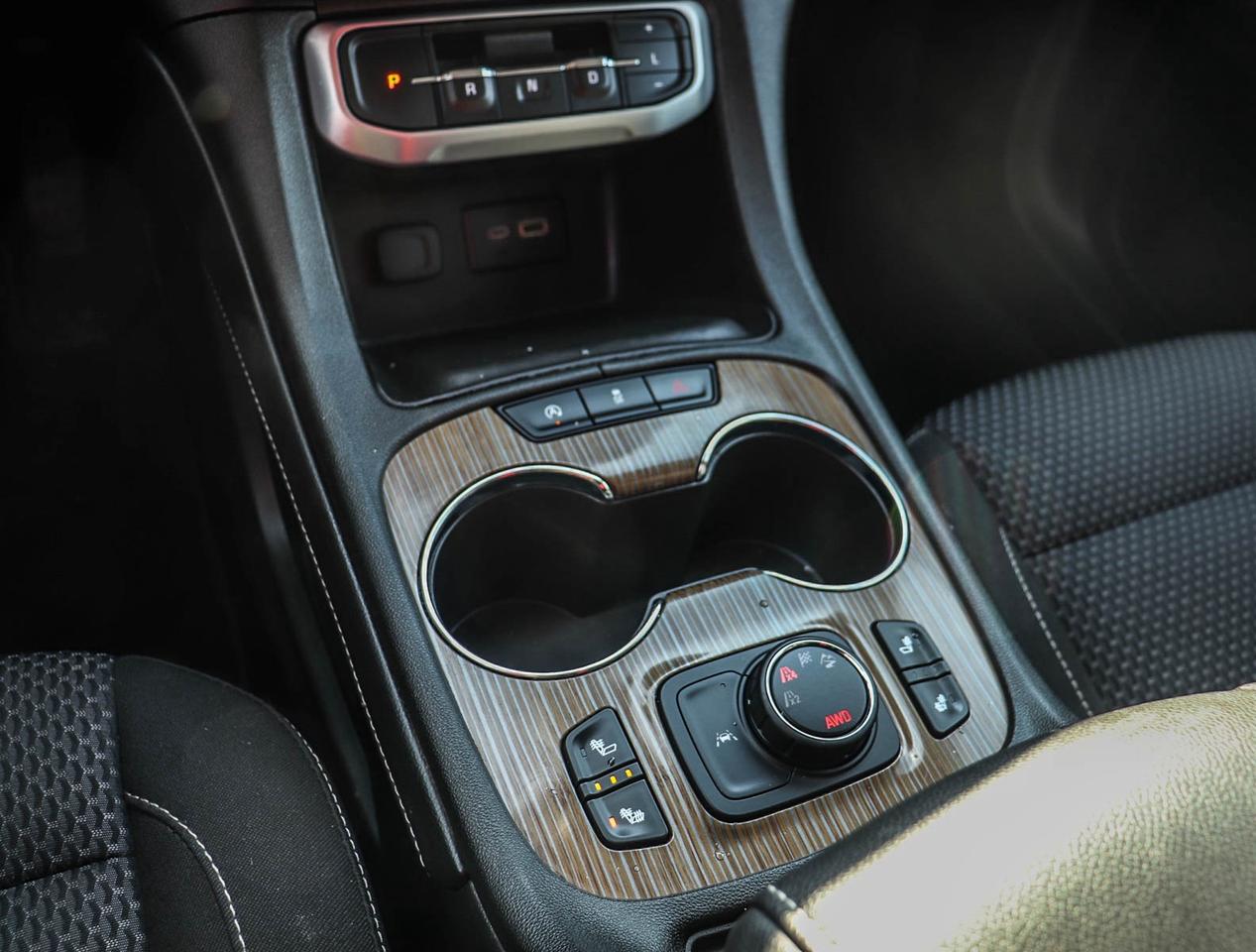 2023 GMC Acadia SLE Photo