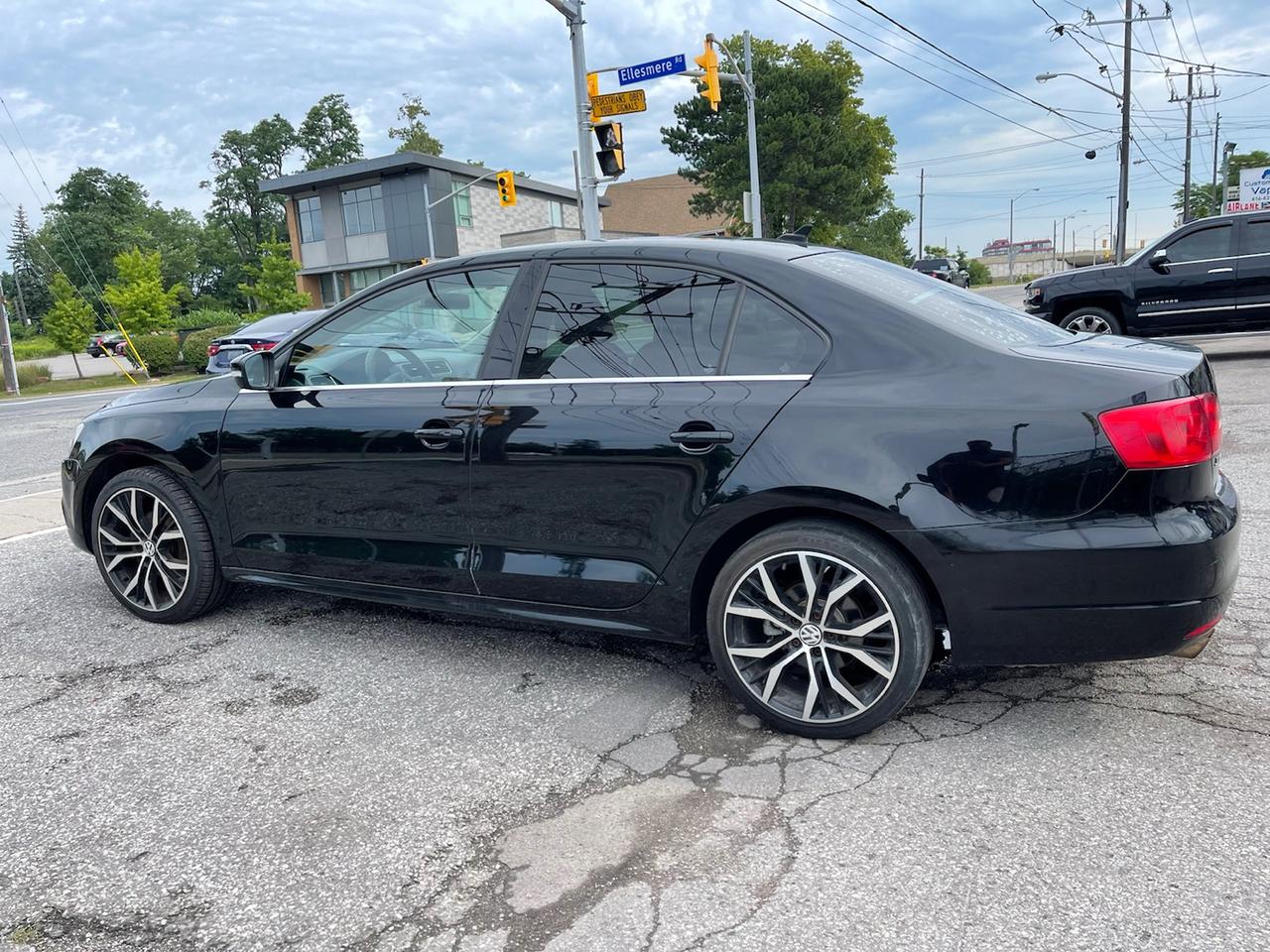 2011 Volkswagen Jetta SEL/HIGHLINE Photo3