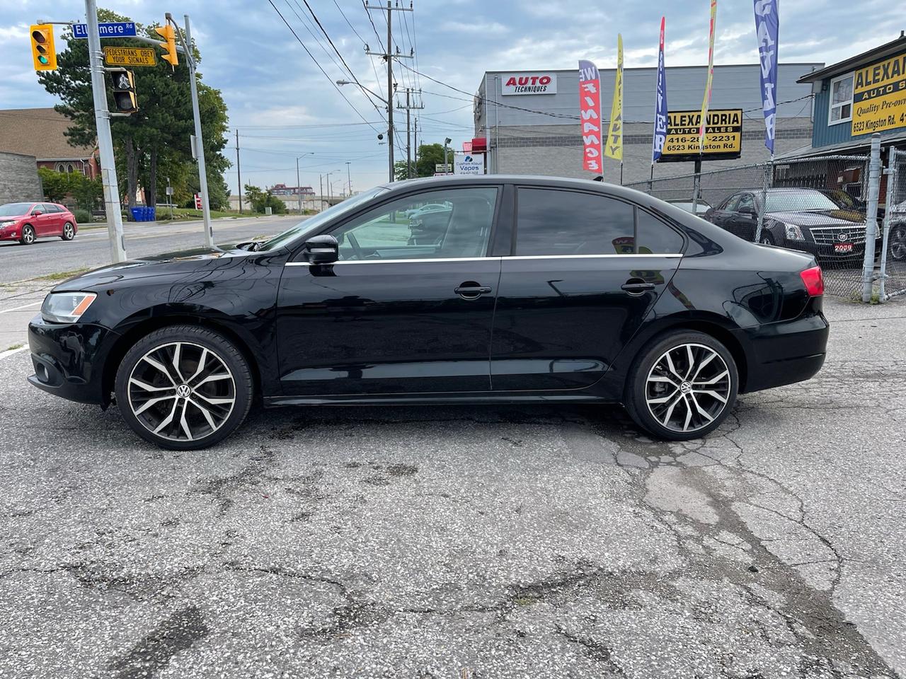 2011 Volkswagen Jetta SEL/HIGHLINE Photo