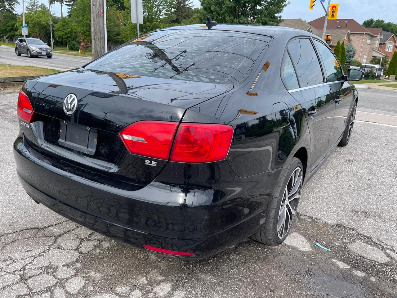 2011 Volkswagen Jetta SEL/HIGHLINE Photo