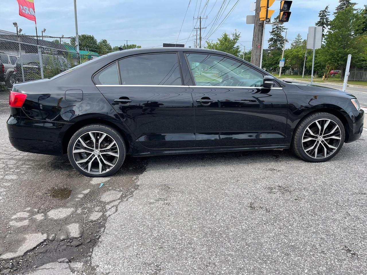 2011 Volkswagen Jetta SEL/HIGHLINE Photo