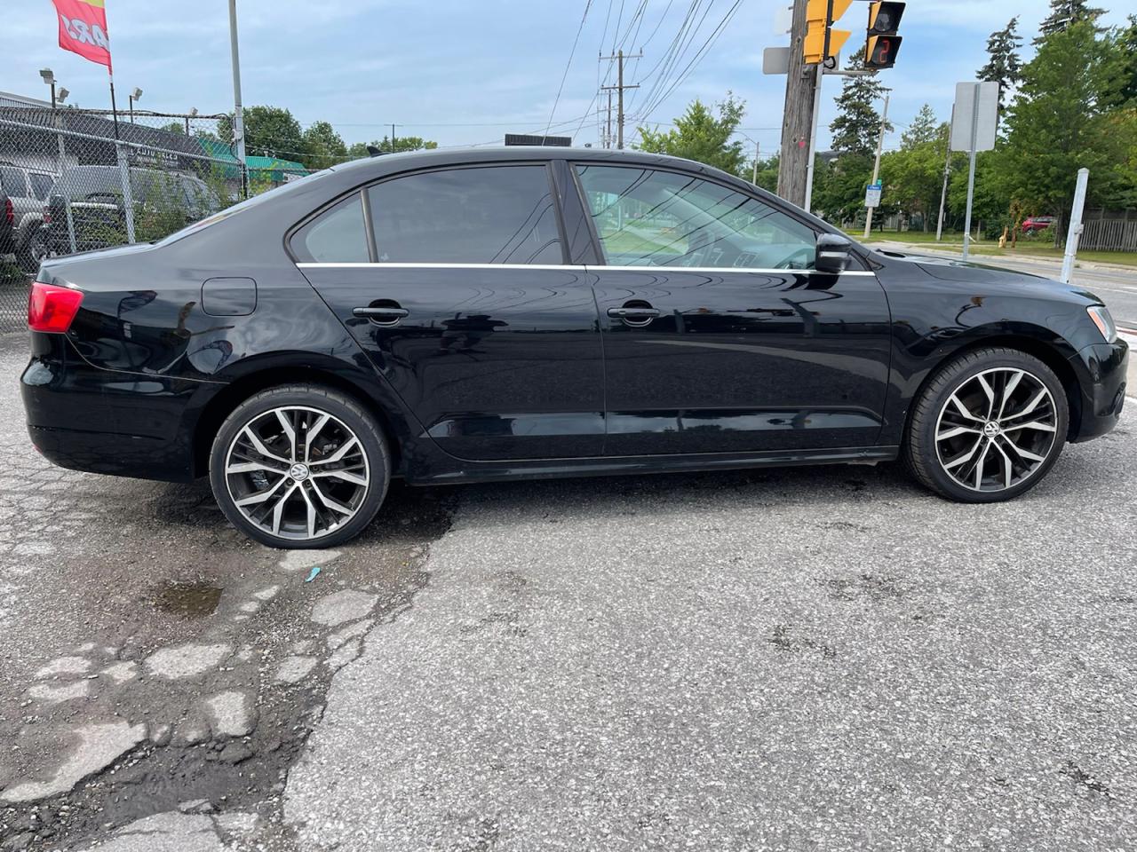 2011 Volkswagen Jetta SEL/HIGHLINE Photo