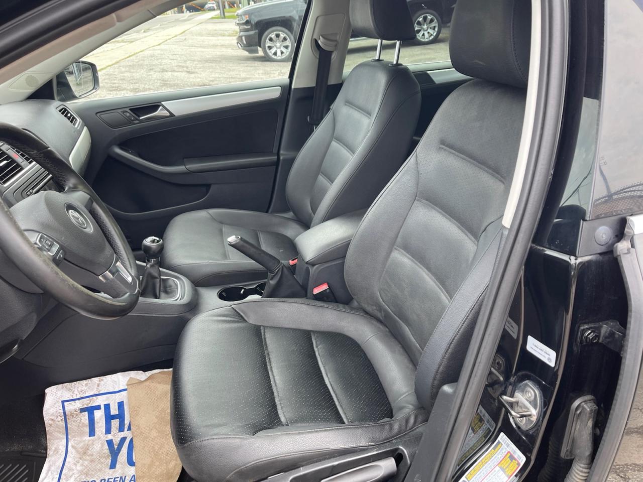 2011 Volkswagen Jetta SEL/HIGHLINE Photo