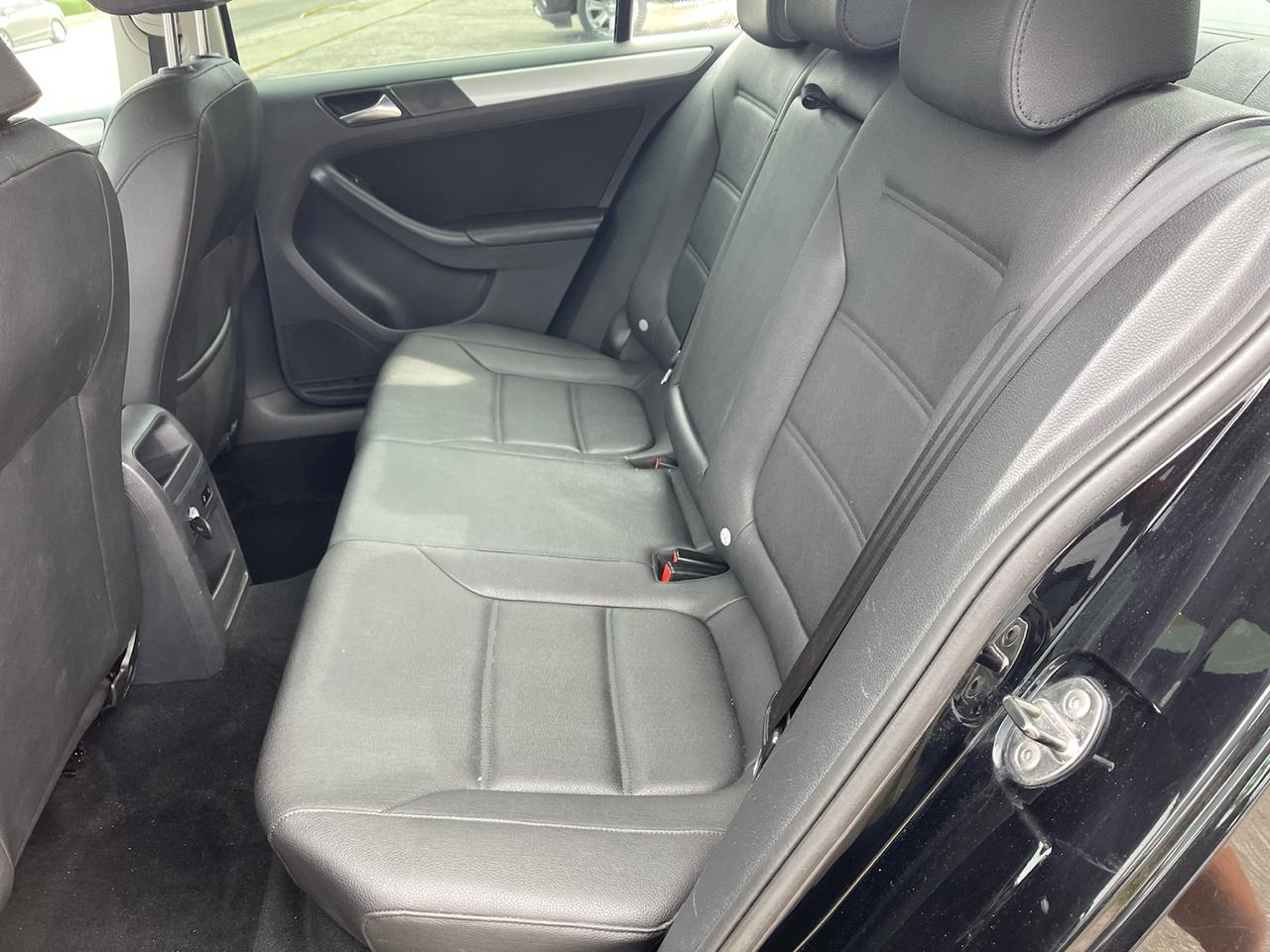 2011 Volkswagen Jetta SEL/HIGHLINE Photo