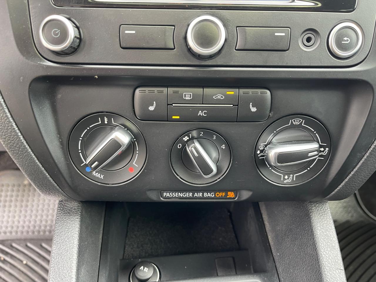 2011 Volkswagen Jetta SEL/HIGHLINE Photo