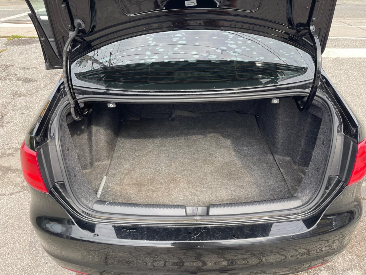 2011 Volkswagen Jetta SEL/HIGHLINE Photo