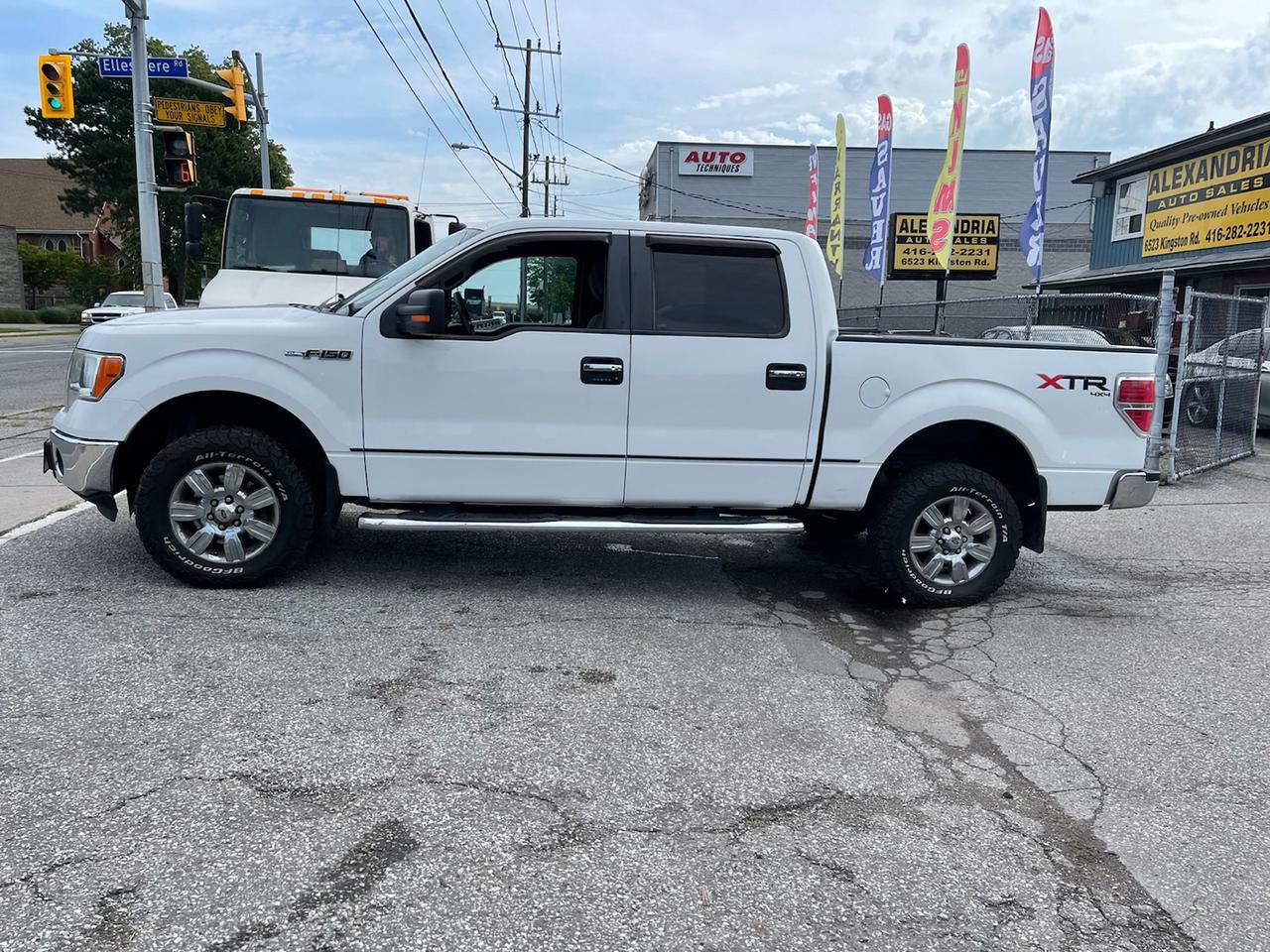 2012 Ford F-150 XLT SuperCrew 5.5-ft. Bed 4WD Photo3