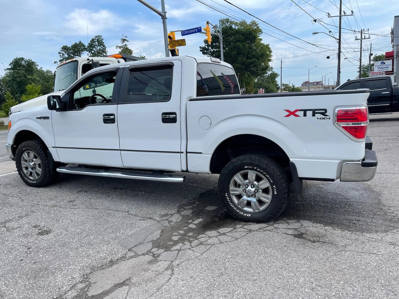 2012 Ford F-150 XLT SuperCrew 5.5-ft. Bed 4WD Photo4