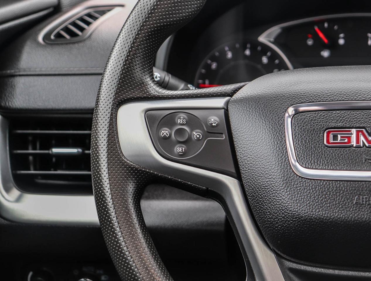 2024 GMC Terrain SLE Photo