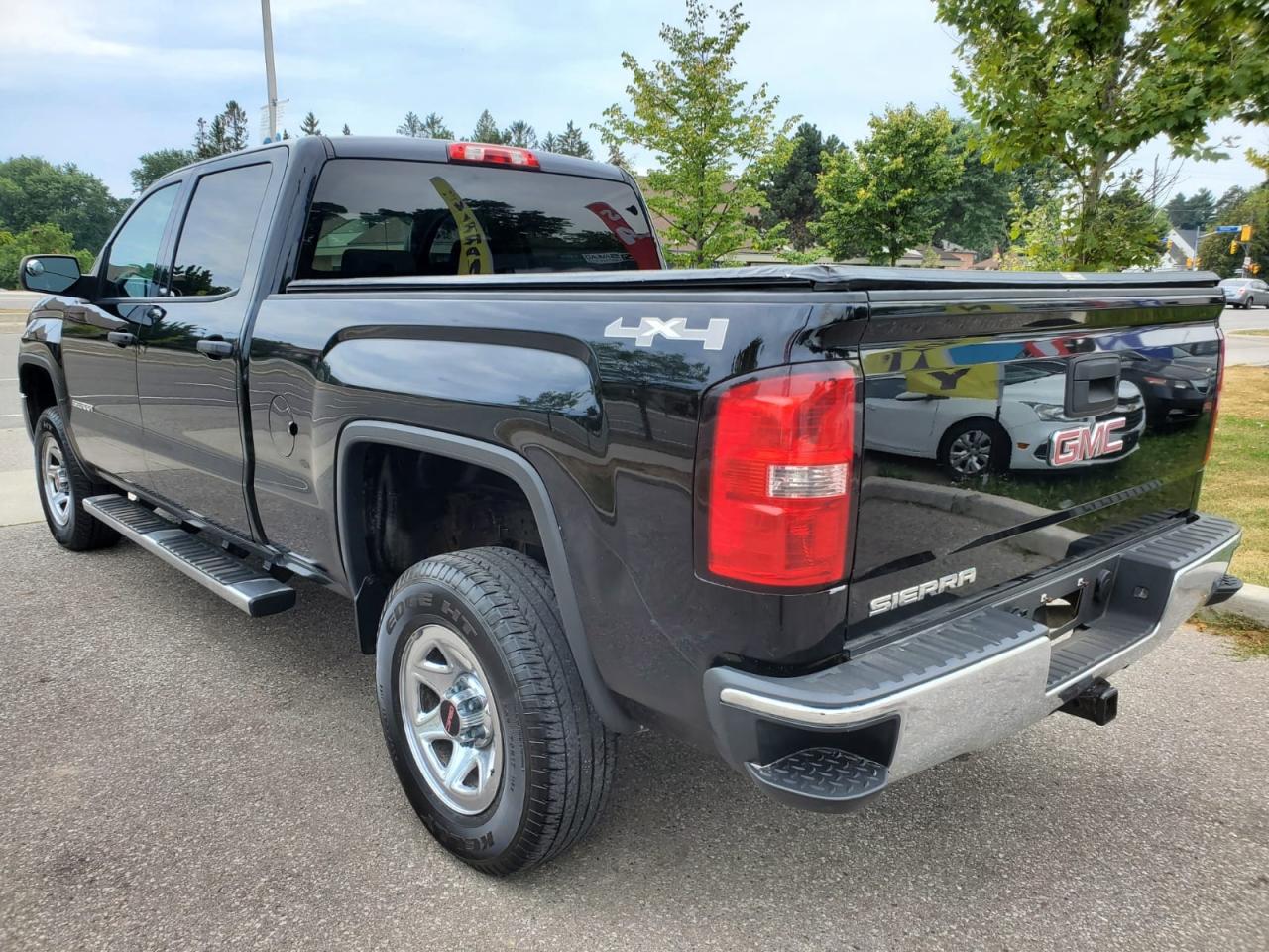 2014 GMC Sierra 1500 SLE Crew Cab 4WD Photo3